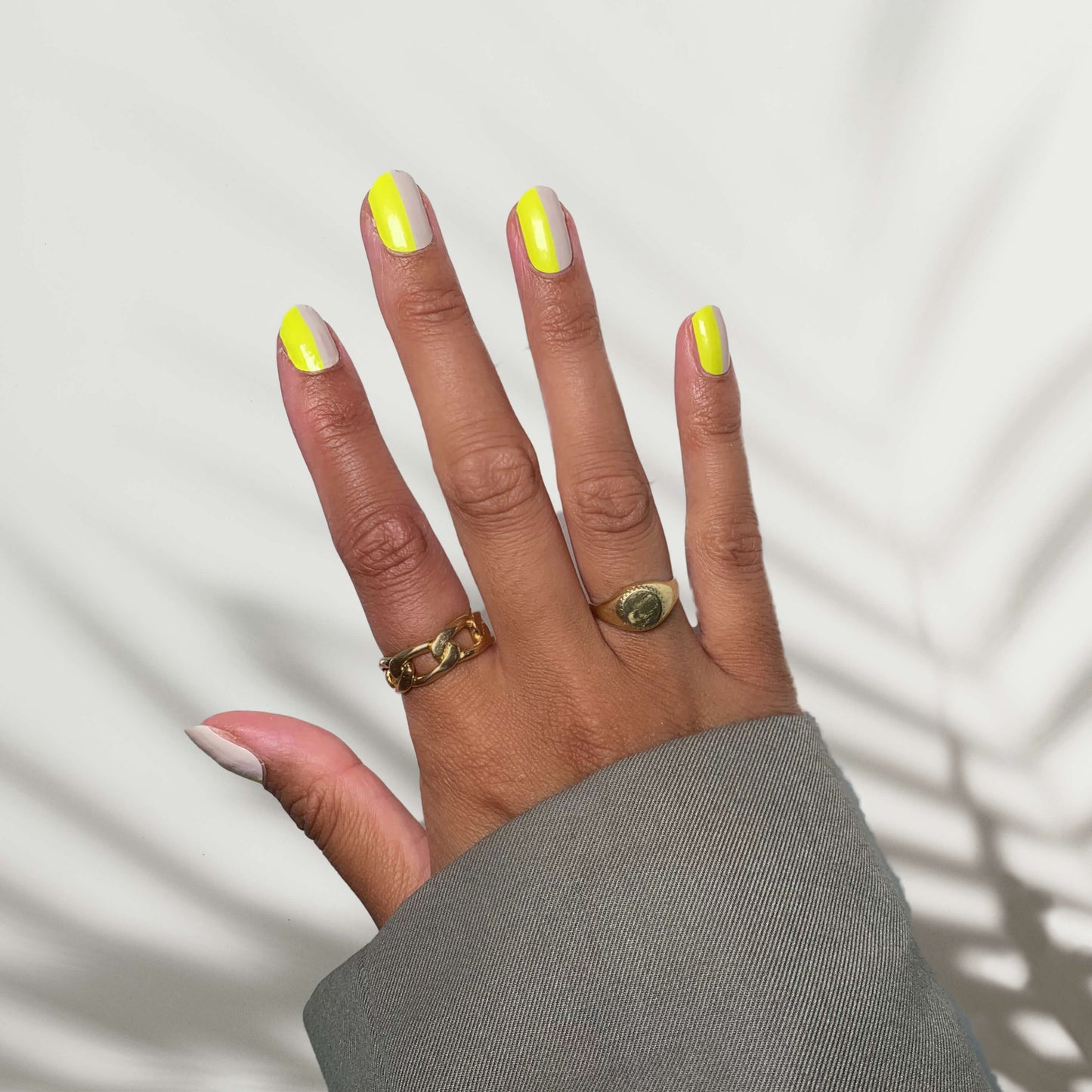 The Lazy Mani nail stickers Moscow Mule (neon) on handmodel